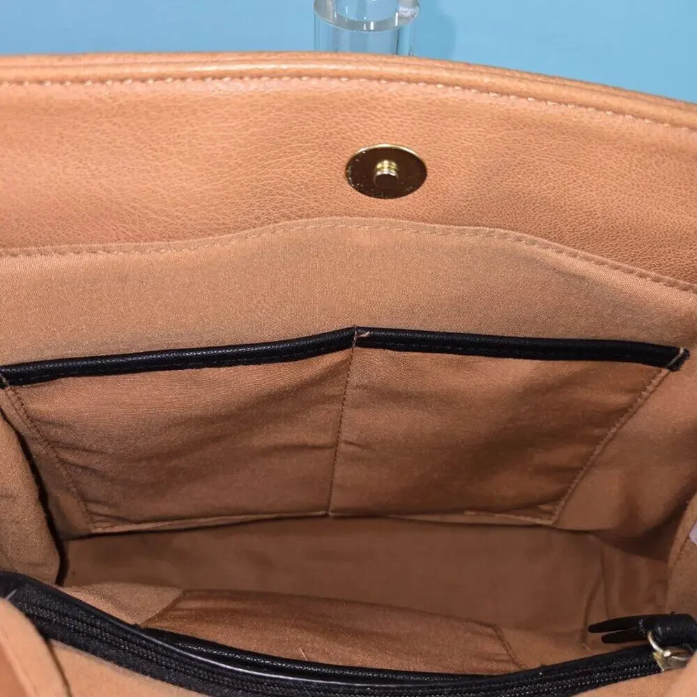 Liz Claiborne Zipper Shoulder Hobo Bag Purse Tan with Black Tassel and Handle